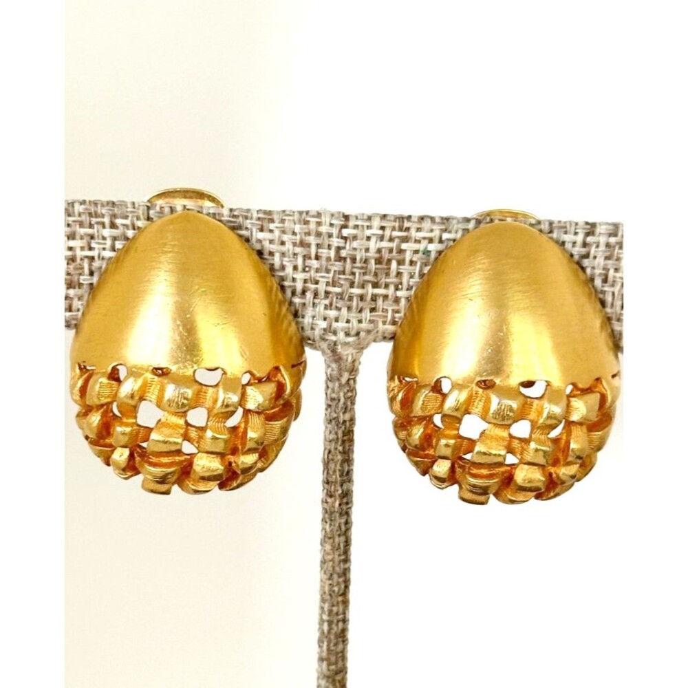 Vintage Clara Studio Earrings Signed Brushed Gold Tone Basket Weave Clip On